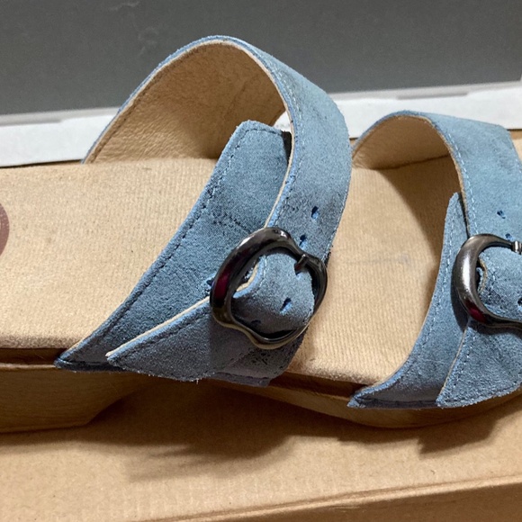 Dansko Sandals - Picture 4 of 4